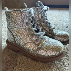 Little Girls Old Navy Silver Glitter Combat Boot Size 9.